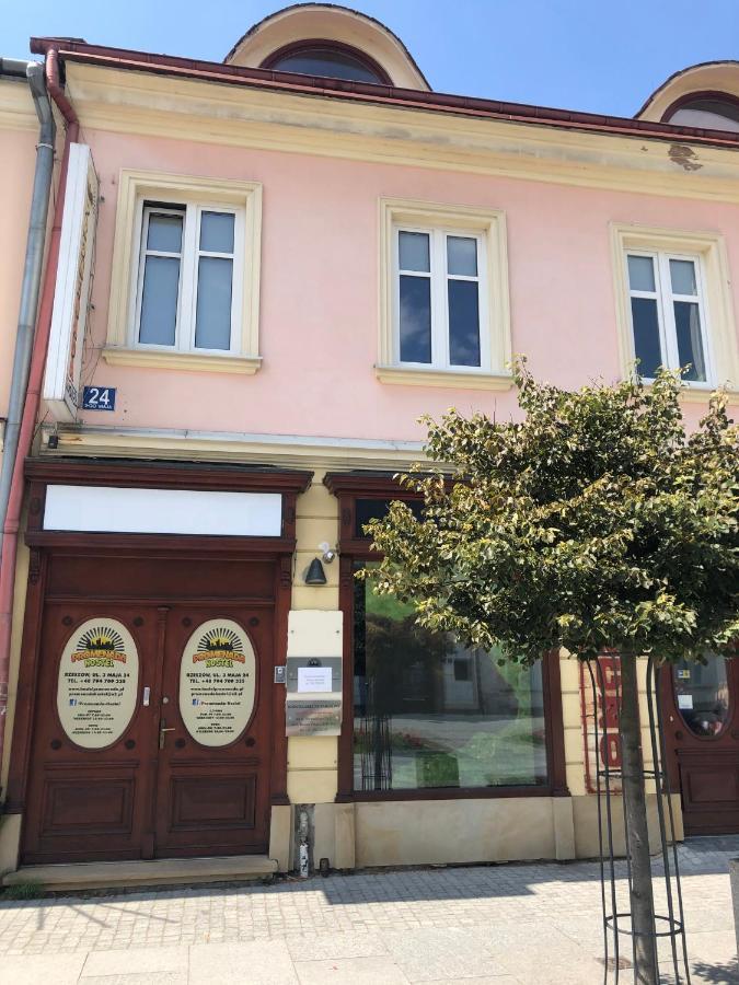 Hostel Promenada Rzeszów Exterior foto